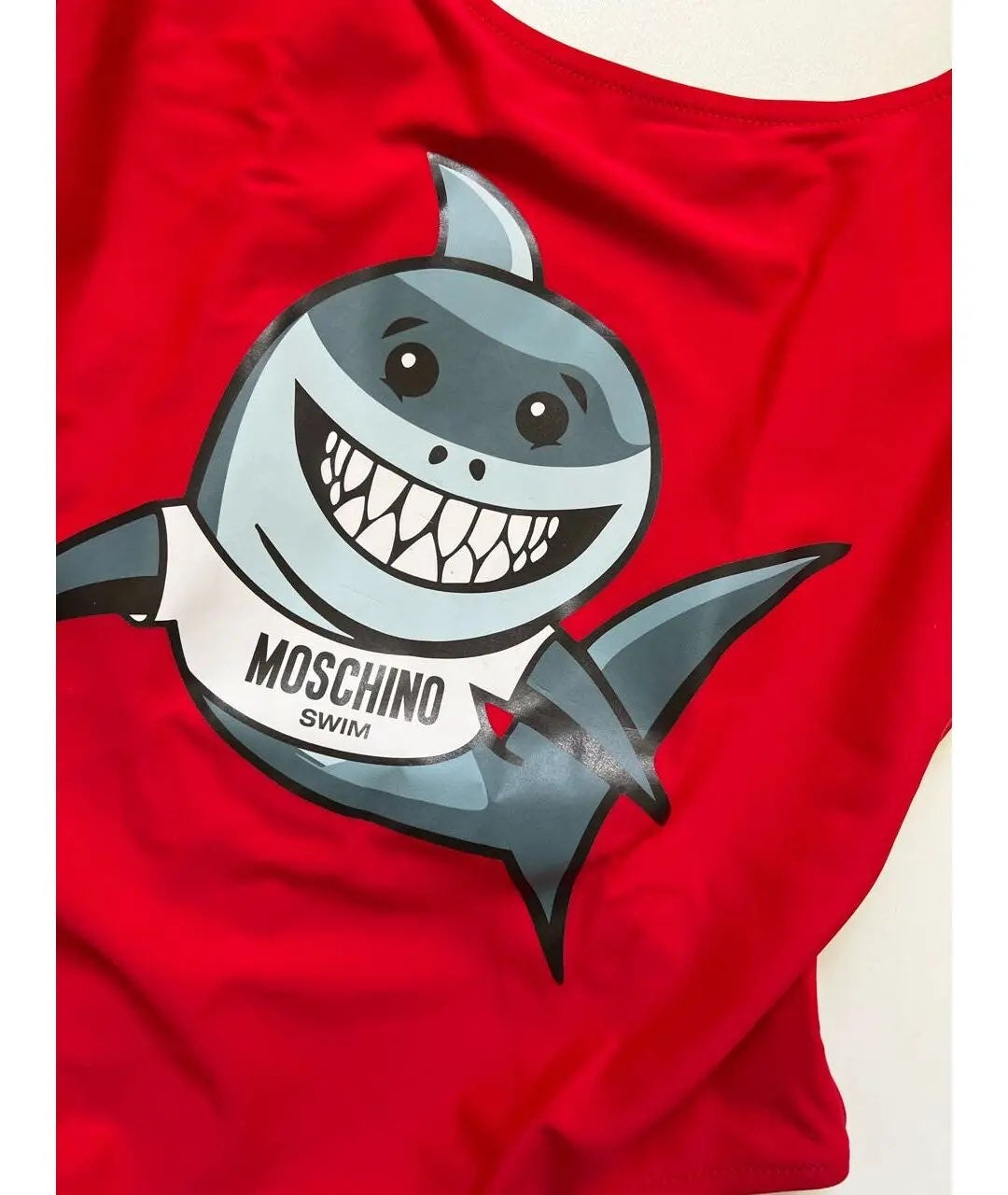 A8105 - - MOSCHINO