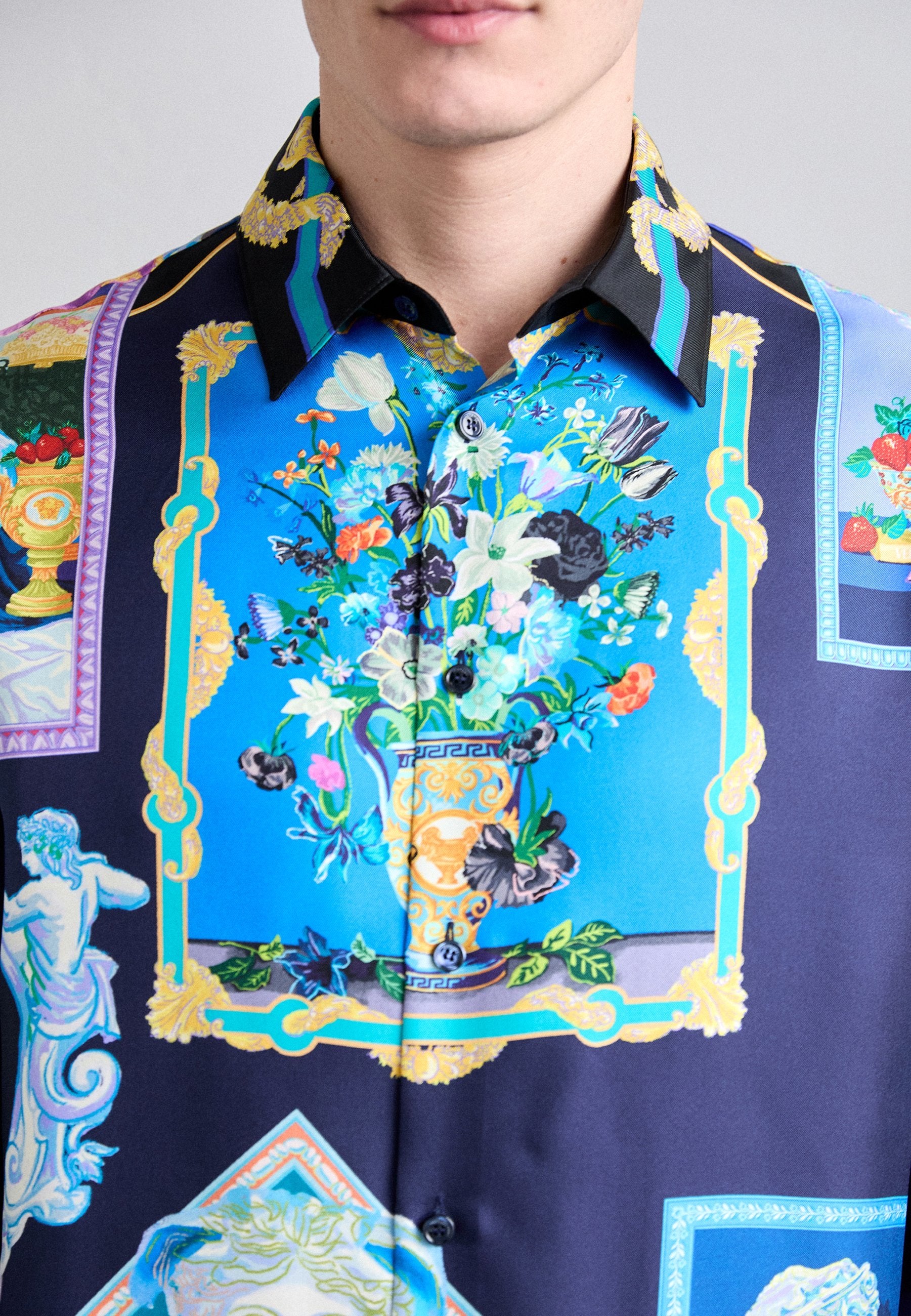 1019438 - - VERSACE