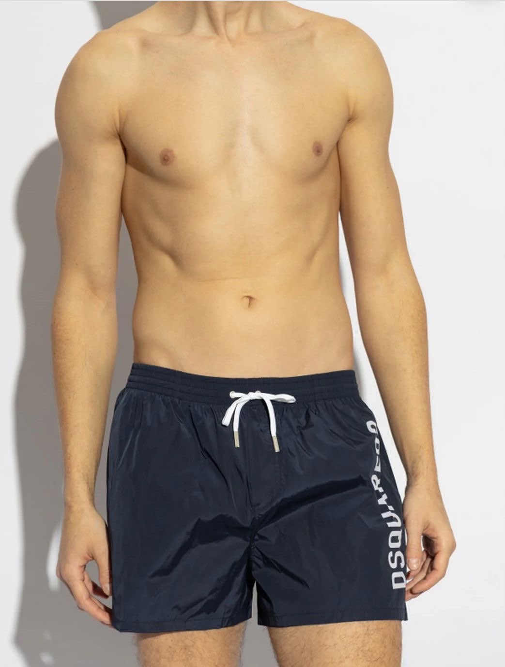 D7B646000 - - DSQUARED2