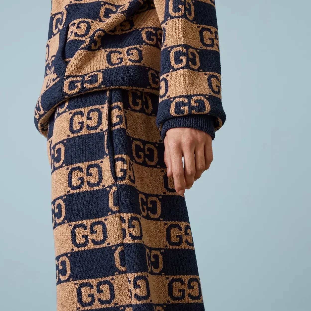 752098 - - GUCCI