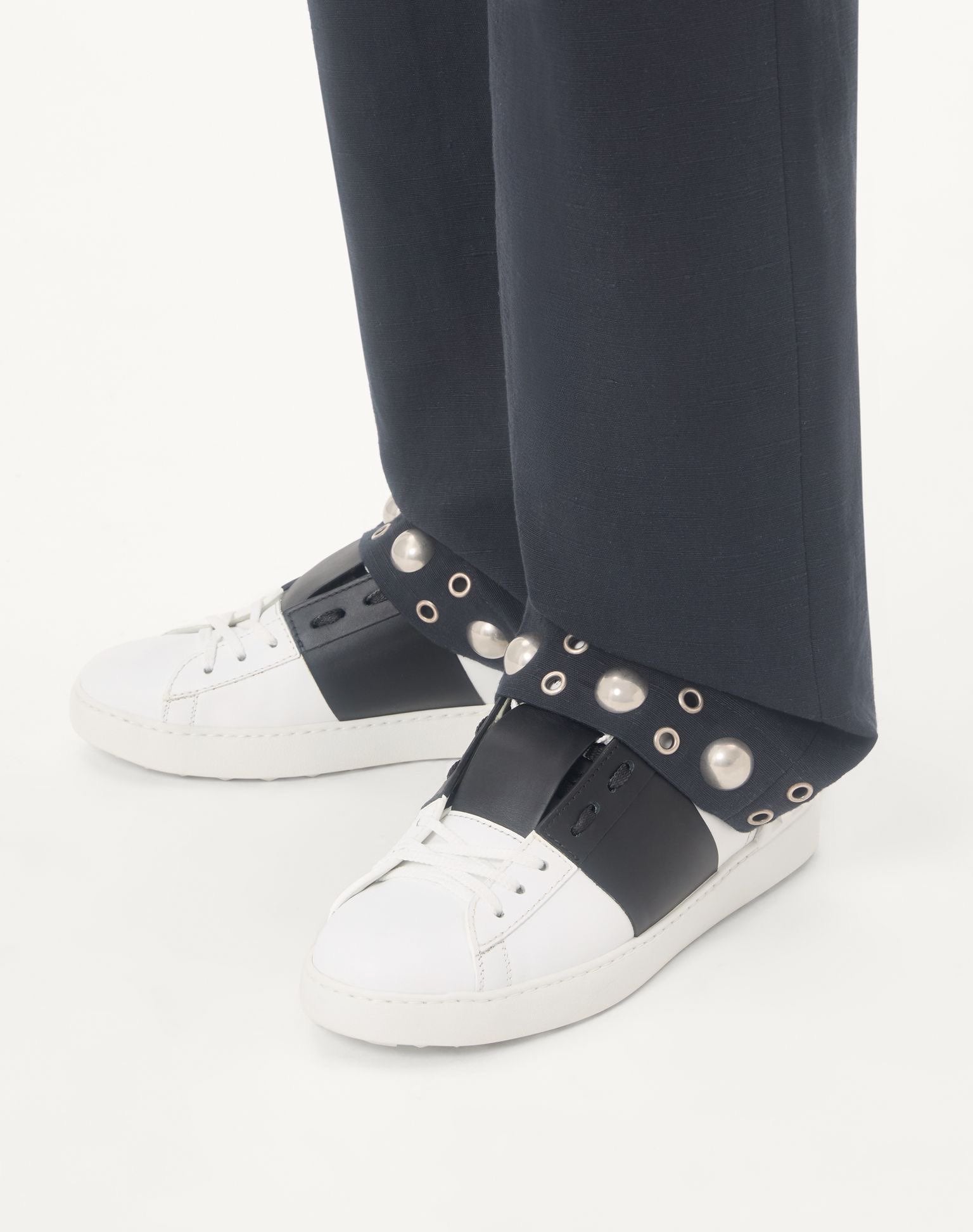 8y2s0830 - - VALENTINO