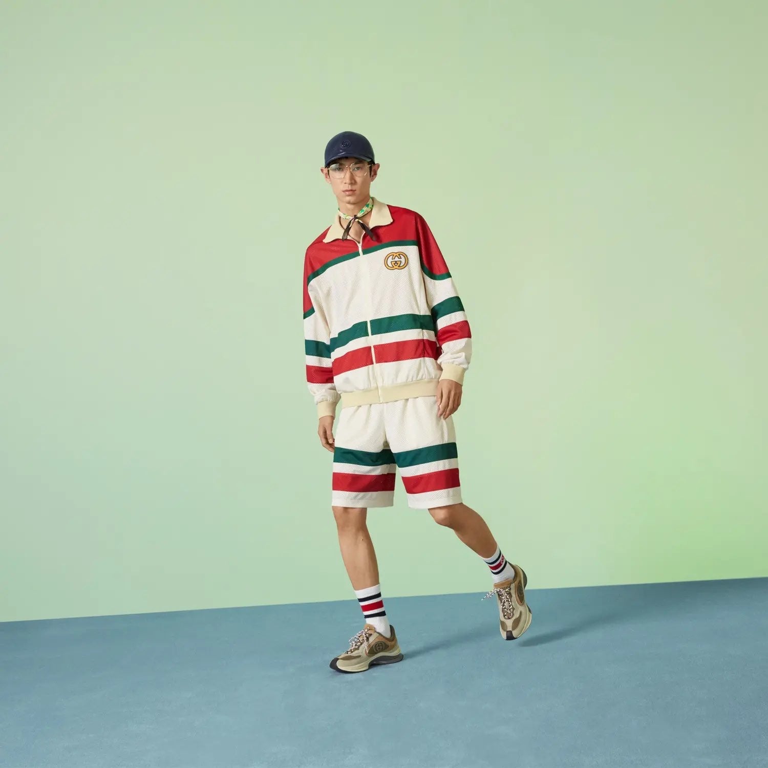 737369 - - GUCCI