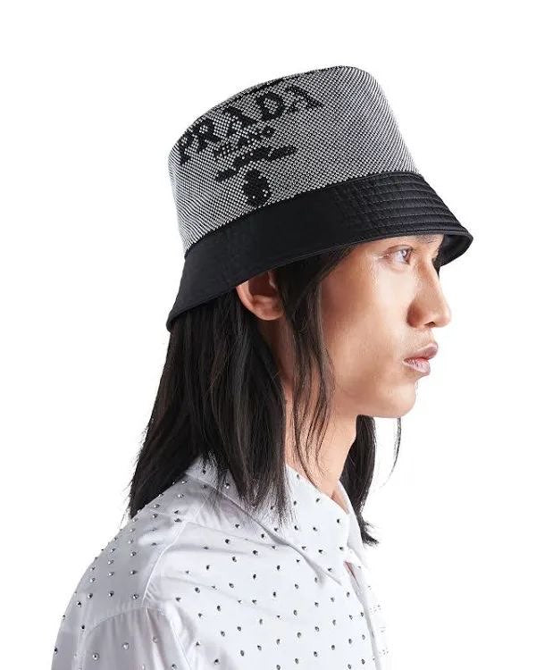 2HC137 - - PRADA