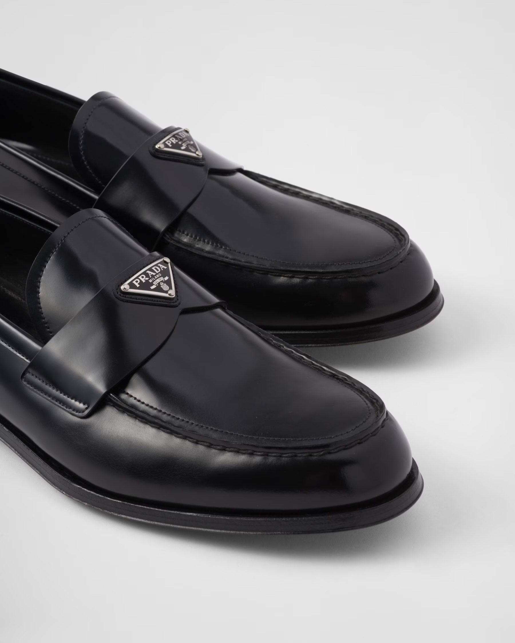 2DB195 - - PRADA
