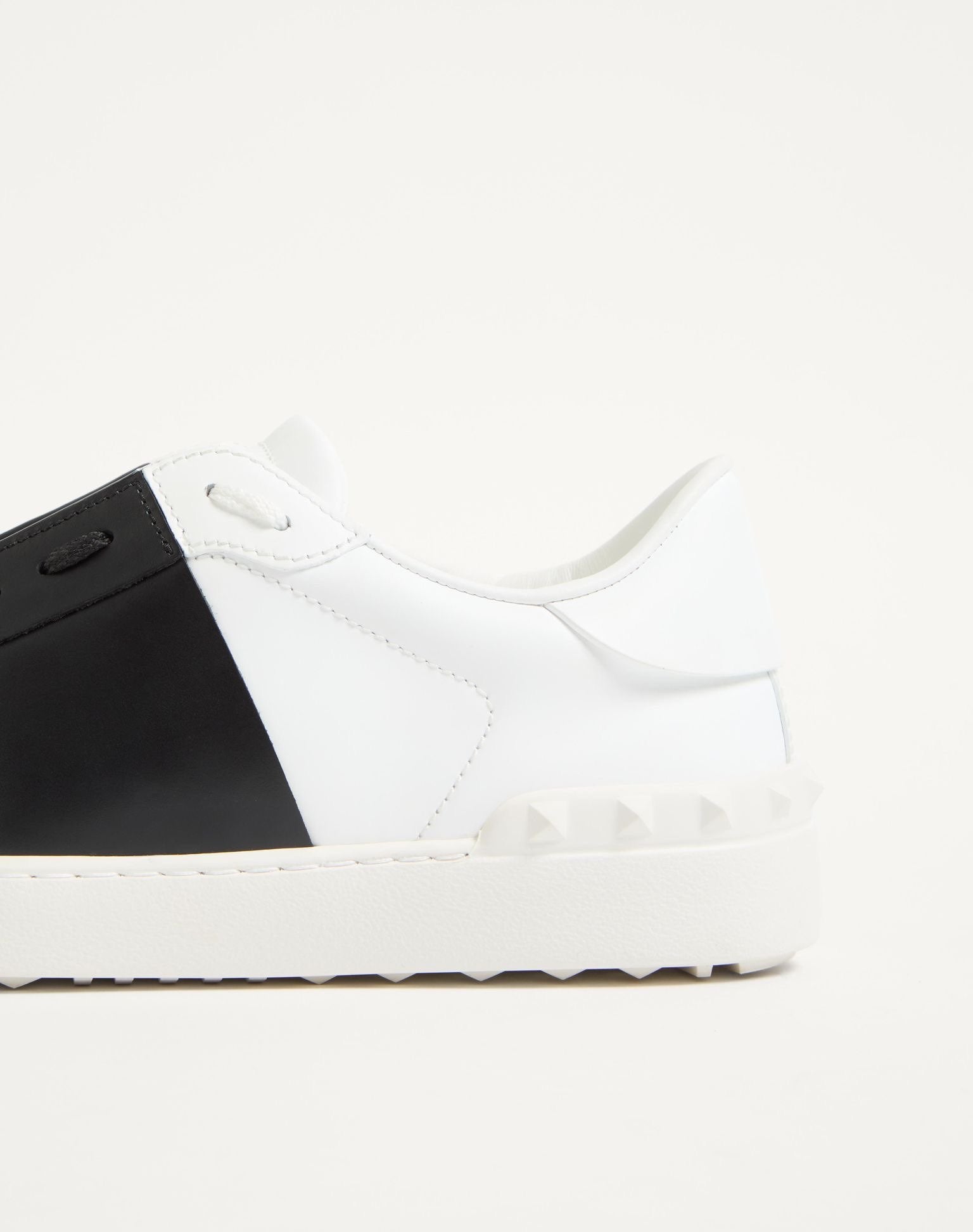8y2s0830 - - VALENTINO