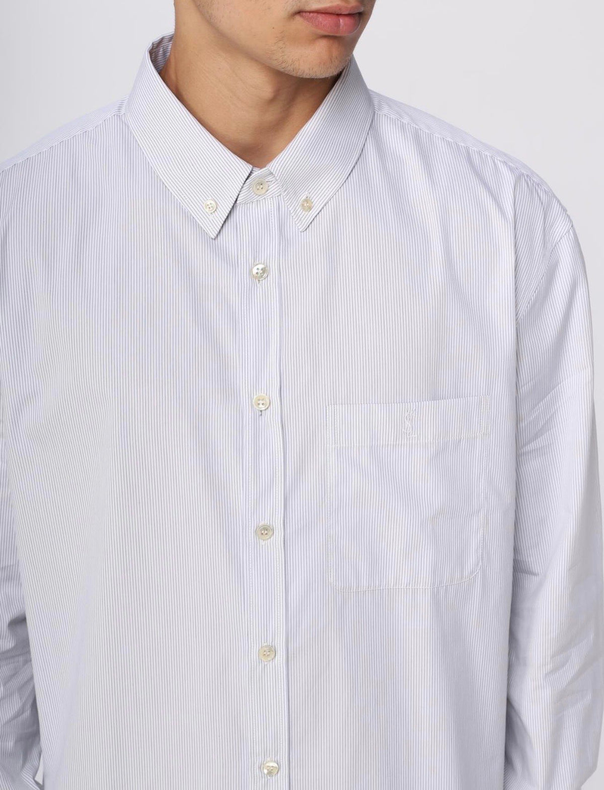 712700 -  - SAINT LAURENT
