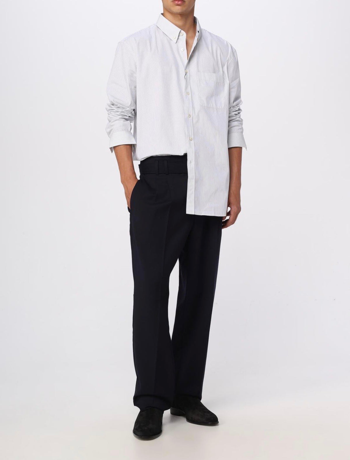 712700 -  - SAINT LAURENT